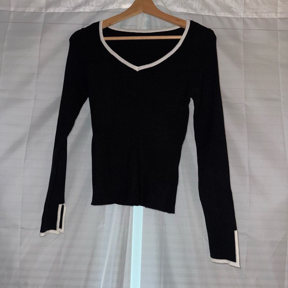 SHEIN black and white slit sleeve sweater